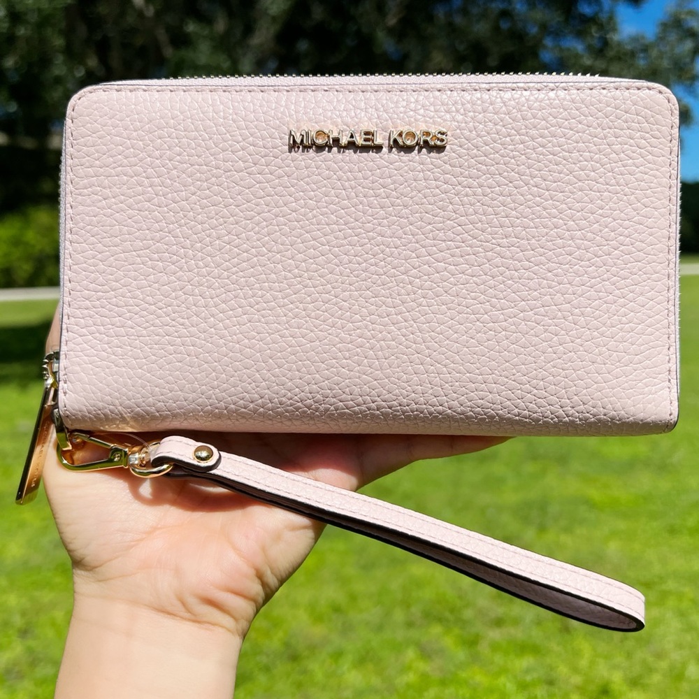 Michael Kors Jet Set Multifunction Phone Wristlet Pebbled Leather Powder Blush - Picture 1 of 5